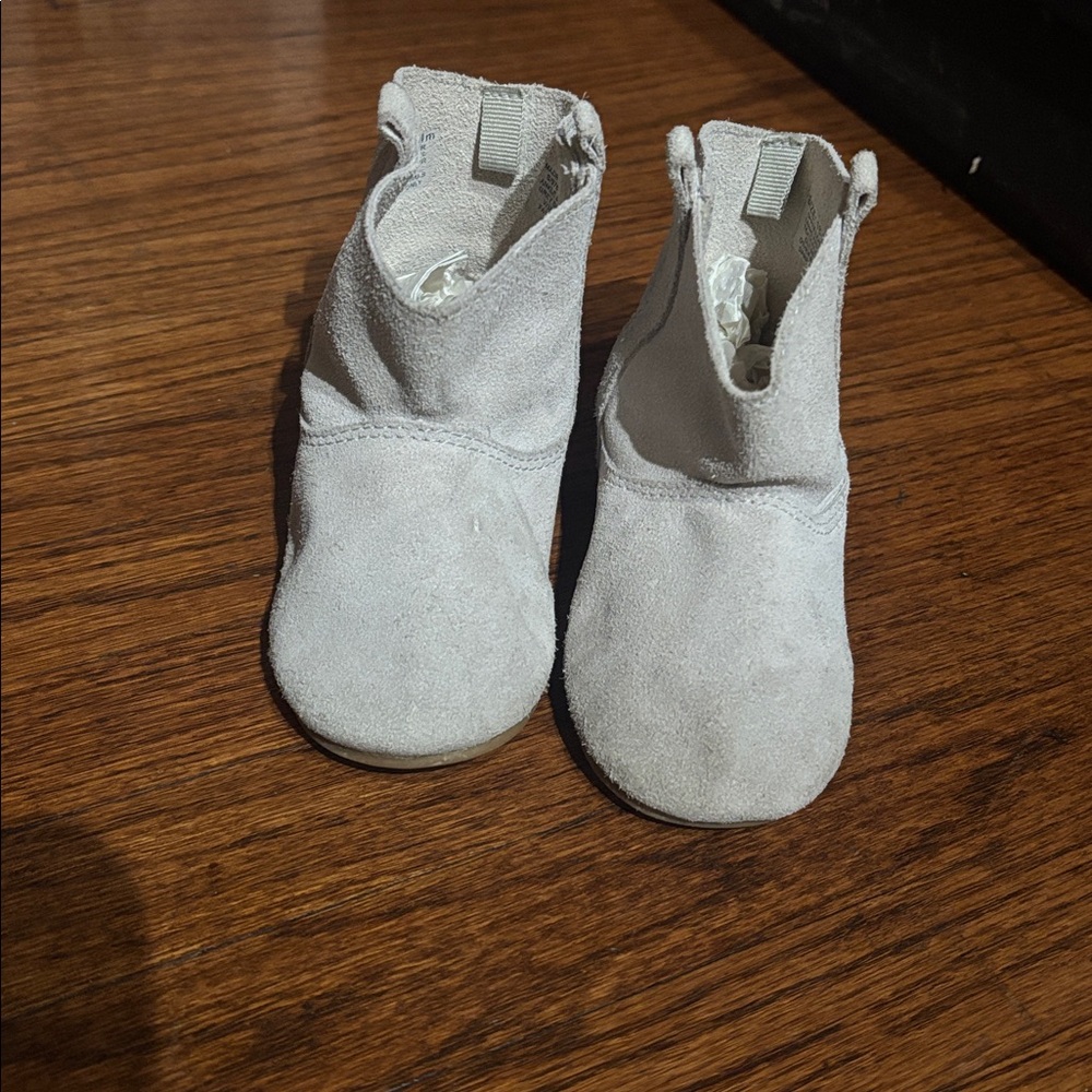 Gap baby Stylish Cream Kids Boots suede very soft